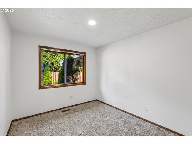 1701 Se 135TH Ave, Portland, OR 97233