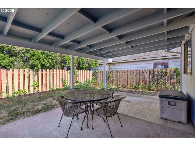 1701 Se 135TH Ave, Portland, OR 97233