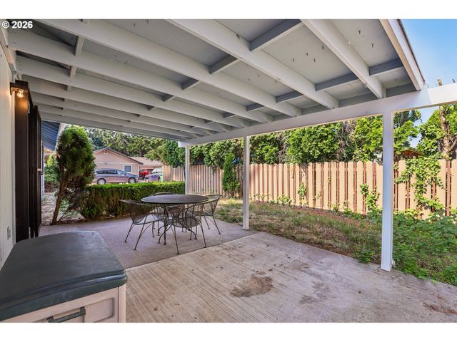 1701 Se 135TH Ave, Portland, OR 97233