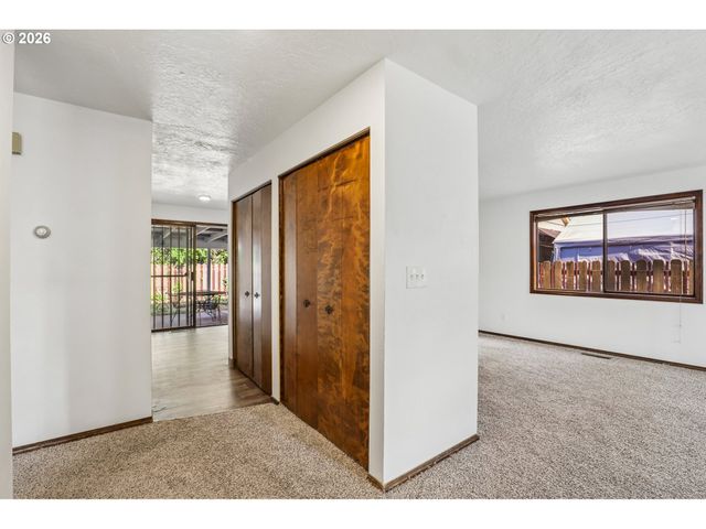 1701 Se 135TH Ave, Portland, OR 97233