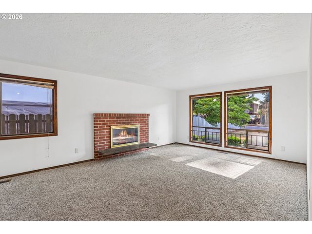 1701 Se 135TH Ave, Portland, OR 97233