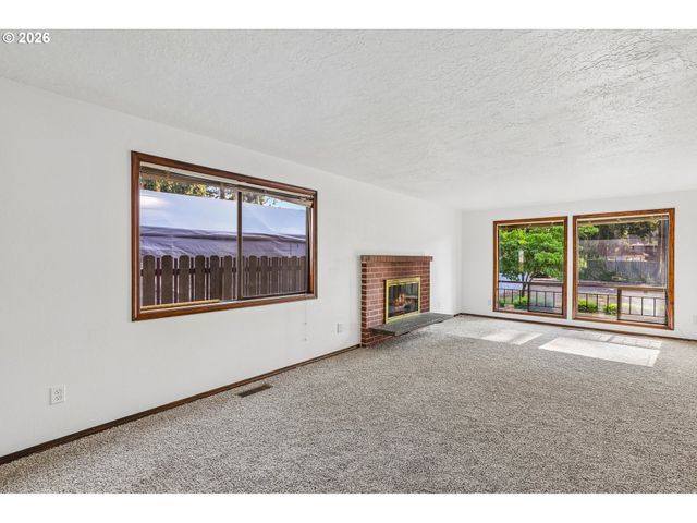 1701 Se 135TH Ave, Portland, OR 97233