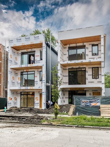 2917 W Arthington Street, Chicago, IL 60612