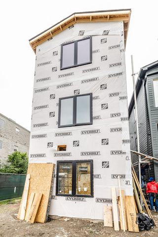 2917 W Arthington Street, Chicago, IL 60612