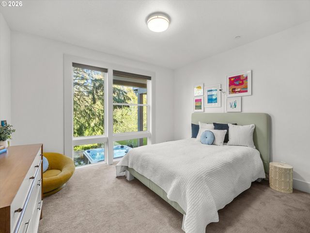 1225 Sw OPHELIA St, Portland, OR 97219