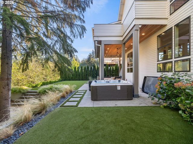 1225 Sw OPHELIA St, Portland, OR 97219