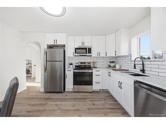 698 S 2nd Ave, Brighton, CO 80601