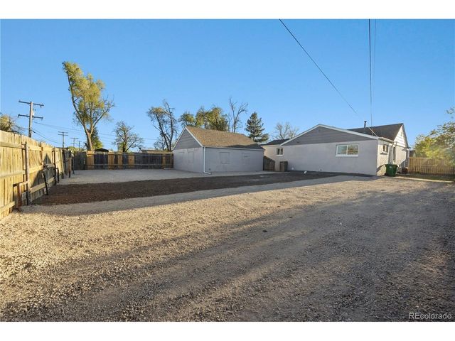 698 S 2nd Ave, Brighton, CO 80601
