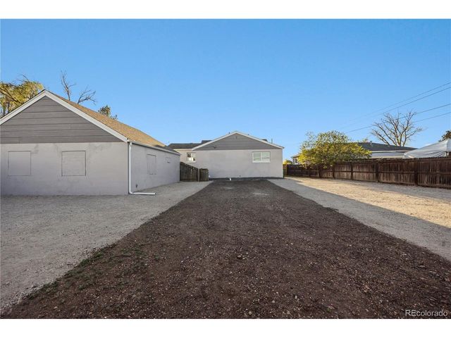 698 S 2nd Ave, Brighton, CO 80601