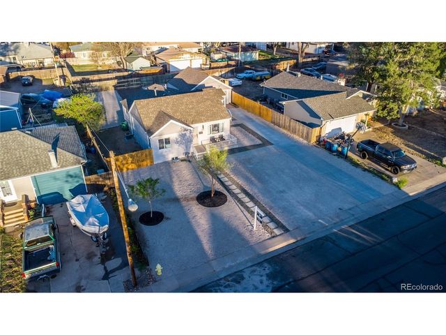 698 S 2nd Ave, Brighton, CO 80601