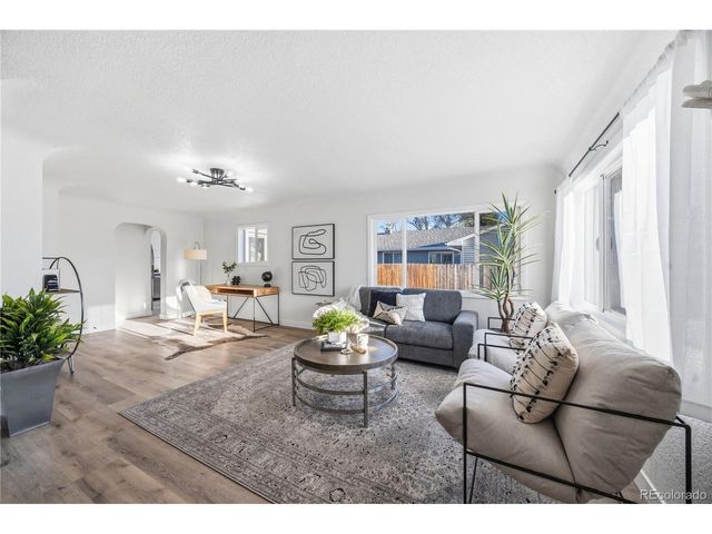 698 S 2nd Ave, Brighton, CO 80601