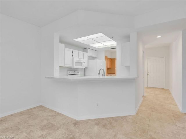 9851 Costa Mesa LN # 302, Bonita Springs, FL 34135