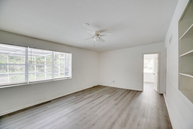 1625 30TH Avenue, Vero Beach, FL 32960