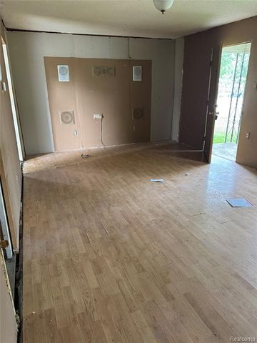 824 Harbor Avenue, Monroe, MI 48162