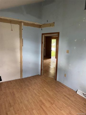 824 Harbor Avenue, Monroe, MI 48162