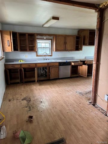 824 Harbor Avenue, Monroe, MI 48162