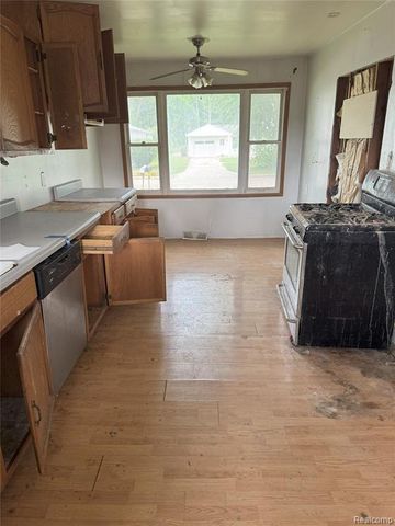 824 Harbor Avenue, Monroe, MI 48162