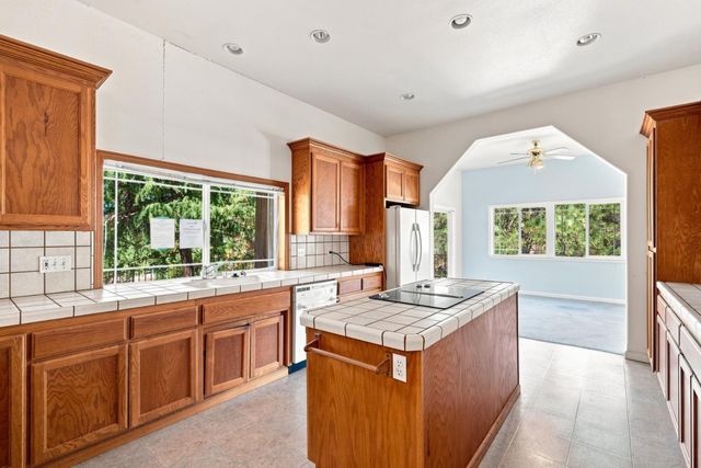 12717 Lake Wildwood Dr, Penn Valley, CA 95946