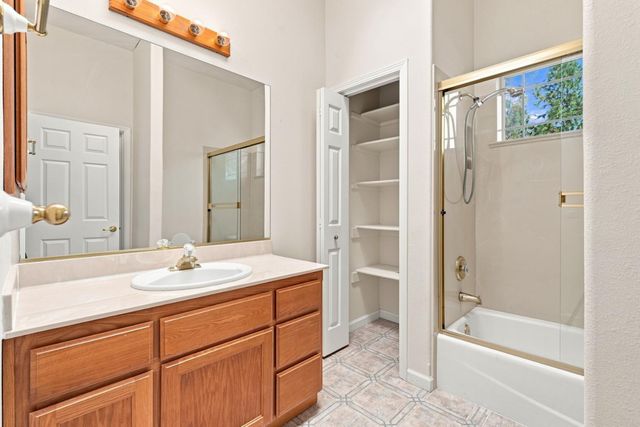 12717 Lake Wildwood Dr, Penn Valley, CA 95946