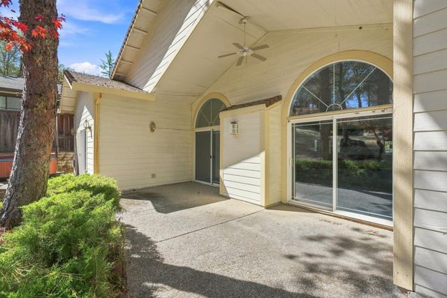 12717 Lake Wildwood Dr, Penn Valley, CA 95946