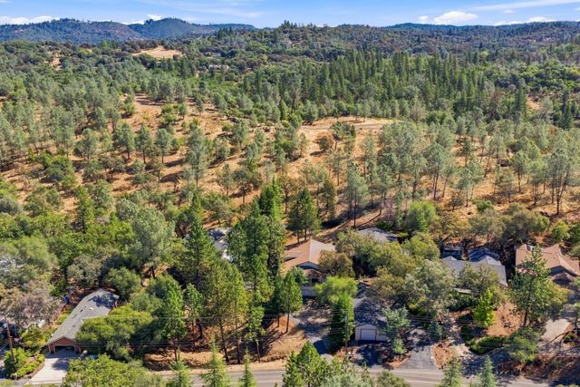 12717 Lake Wildwood Dr, Penn Valley, CA 95946