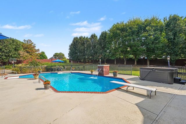 107 Mimosa Dr, Gallatin, TN 37066
