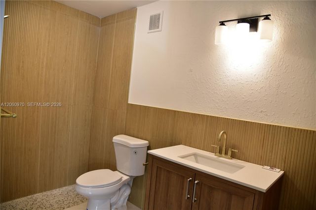 18954 NW 67th Pl 18954, Hialeah, FL 33015