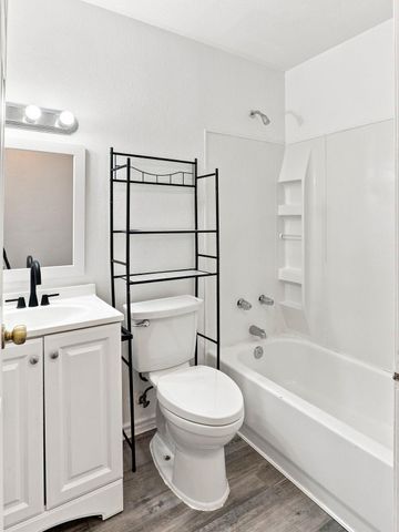 1303 Lovers LN, Bastrop, TX 78602