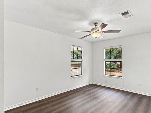 1303 Lovers LN, Bastrop, TX 78602
