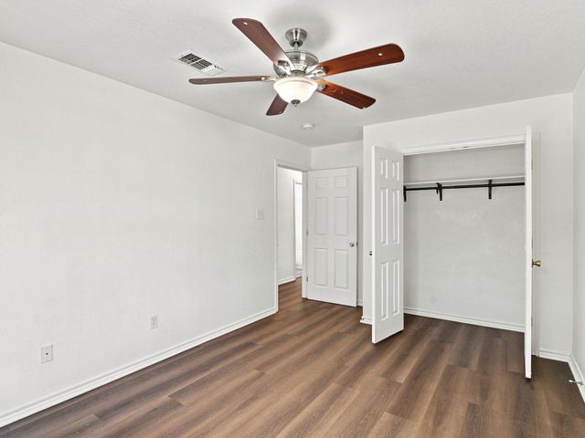 1303 Lovers LN, Bastrop, TX 78602