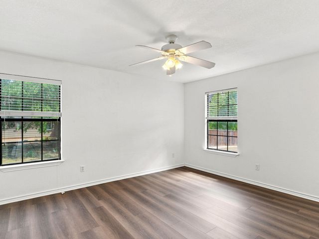 1303 Lovers LN, Bastrop, TX 78602