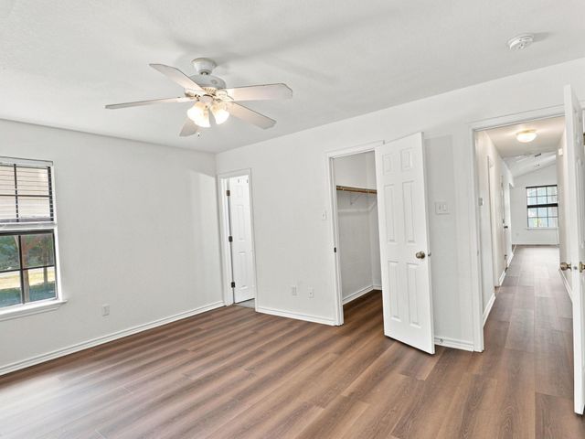 1303 Lovers LN, Bastrop, TX 78602