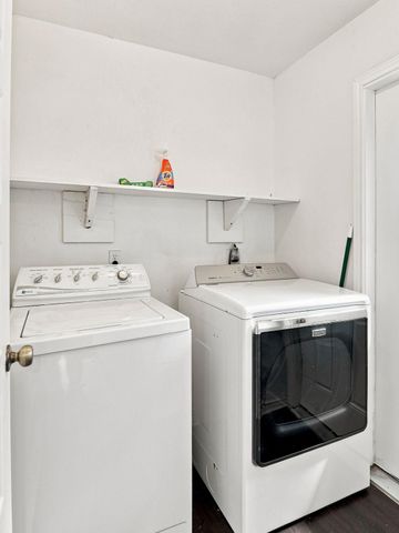 1303 Lovers LN, Bastrop, TX 78602