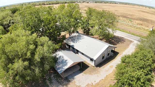 1303 Lovers LN, Bastrop, TX 78602