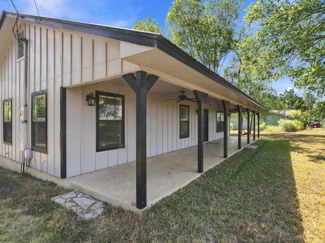 1303 Lovers LN, Bastrop, TX 78602