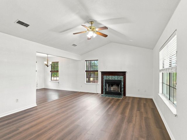 1303 Lovers LN, Bastrop, TX 78602