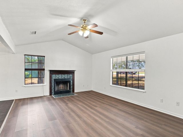1303 Lovers LN, Bastrop, TX 78602
