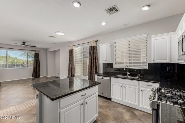 3751 W DESERT CREEK Lane, Phoenix, AZ 85086