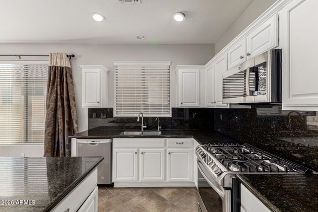 3751 W DESERT CREEK Lane, Phoenix, AZ 85086