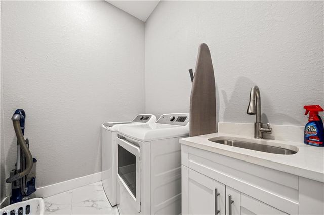 325 Tropicana PKWY E, Cape Coral, FL 33909