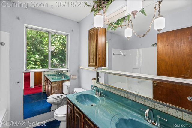 1005 Burlington Drive, Flint, MI 48503