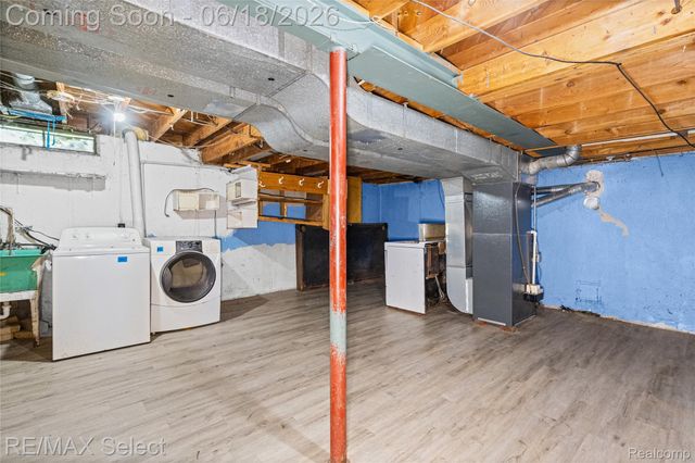 1005 Burlington Drive, Flint, MI 48503
