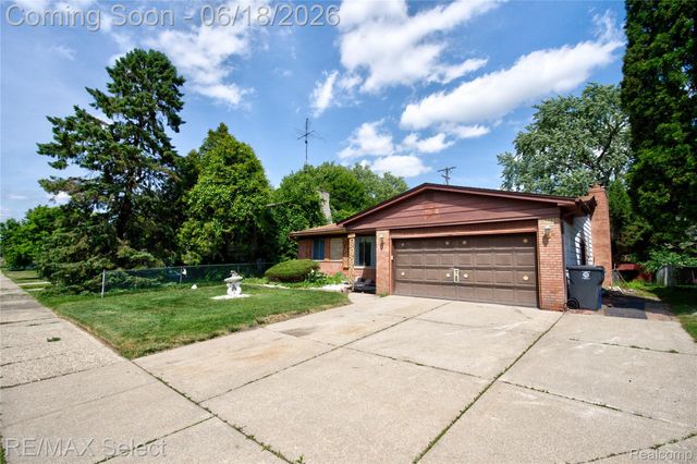 1005 Burlington Drive, Flint, MI 48503