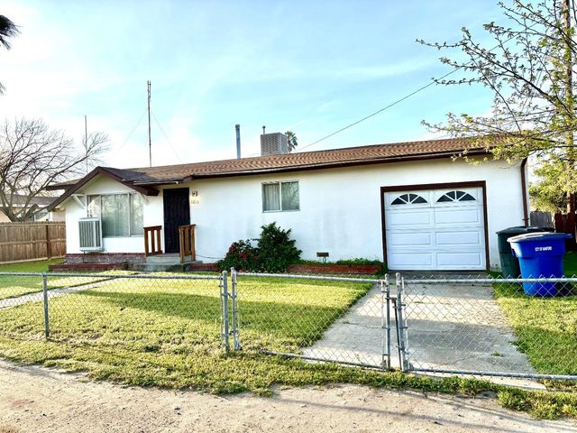 1215 Washington Street, Hanford, CA 93230