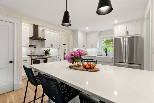 27 Fellsmere Rd, Malden, MA 02148