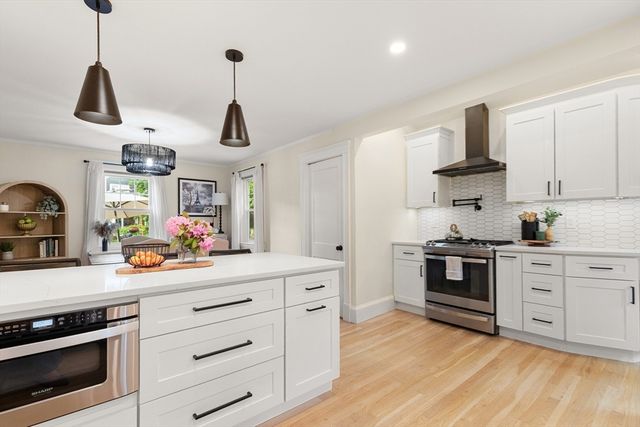27 Fellsmere Rd, Malden, MA 02148