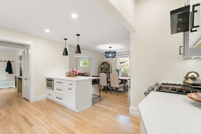 27 Fellsmere Rd, Malden, MA 02148