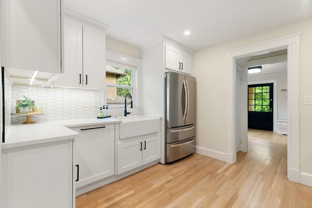 27 Fellsmere Rd, Malden, MA 02148