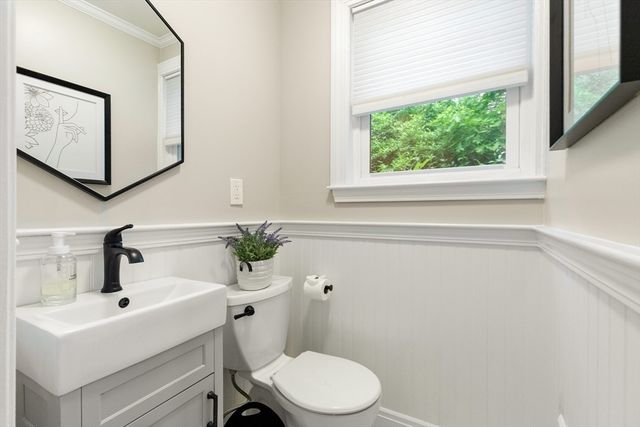 27 Fellsmere Rd, Malden, MA 02148