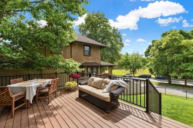 27 Fellsmere Rd, Malden, MA 02148